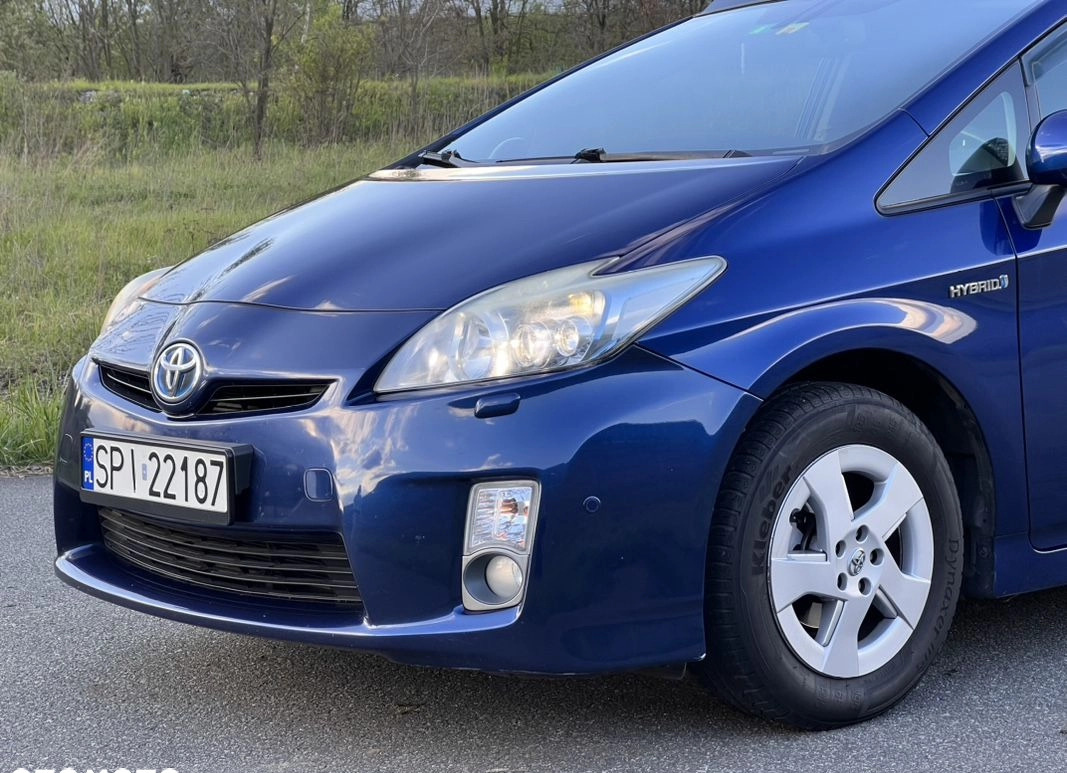 Toyota Prius cena 34000 przebieg: 340000, rok produkcji 2010 z Ślesin małe 742